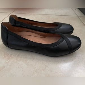 VIONIC Carroll Black Leather Flats Size 6